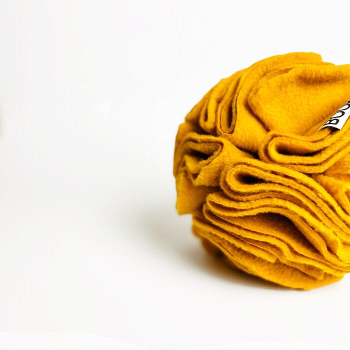 Jouet chien à friandises SNUFFLE boule olfactive en coton recyclé fabriquée à la main – Image 4